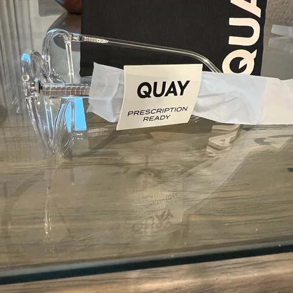 Quay Australia Clear Blue Light Glasses - Picture 3 of 3
